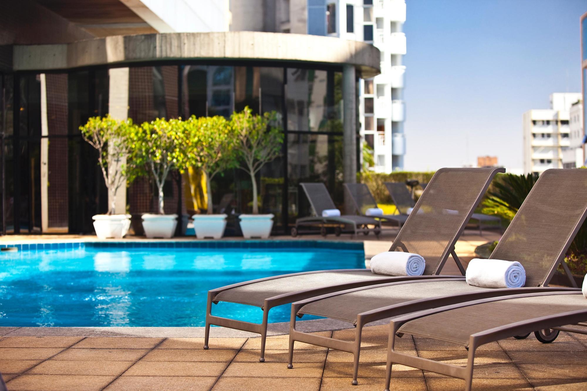 Renaissance Sao Paulo Hotel Экстерьер фото The pool at the hotel